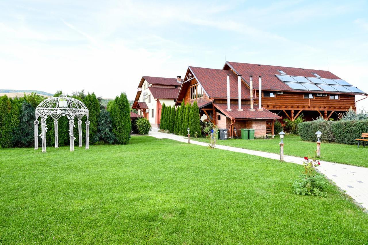 Casa Moteasca Hotel Mihai Viteazu  Екстериор снимка