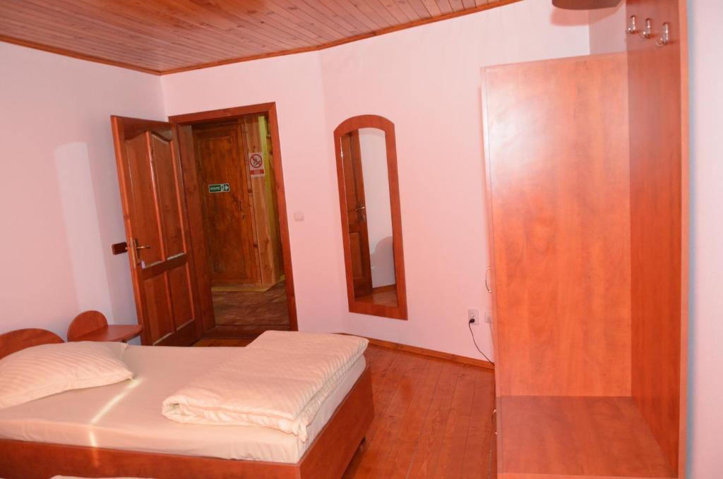 Casa Moteasca Hotel Mihai Viteazu  Стая снимка
